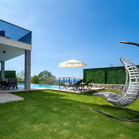 With Sea View And Heated Pool Mariposa Vilă