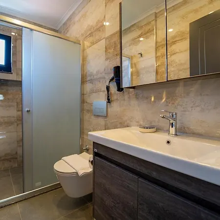 With Sea View And Heated Pool Mariposa Villa Fethiye