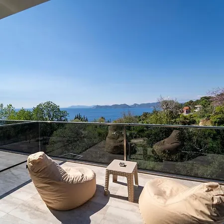 With Sea View And Heated Pool Mariposa Vilă