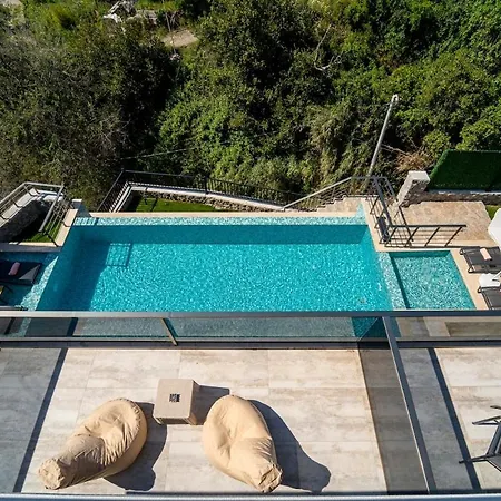 With Sea View And Heated Pool Mariposa Vilă *