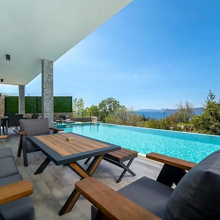 With Sea View And Heated Pool Mariposa Vilă