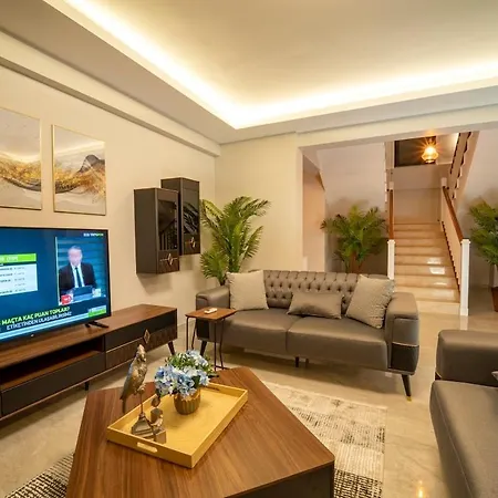 Vilă With Sea View And Heated Pool Mariposa