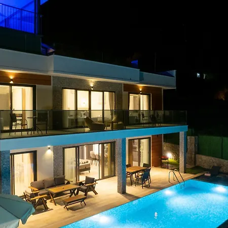 Vila With Sea View And Heated Pool Mariposa