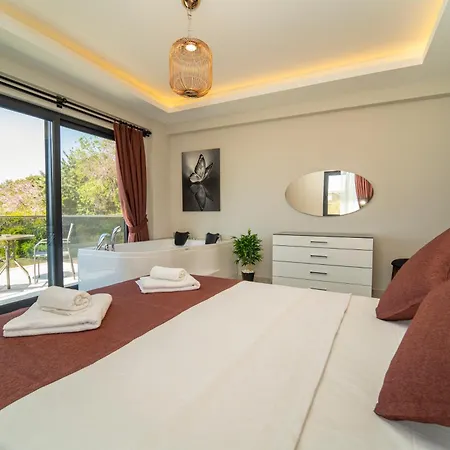 ヴィラ With Sea View And Heated Pool Mariposa フェティエ