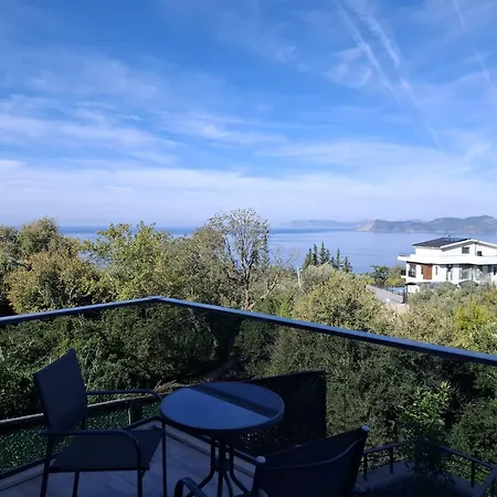Villa With Sea View And Heated Pool Mariposa
